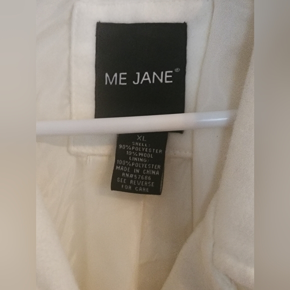 ME Jane XL ladies off white coat - Picture 2 of 7